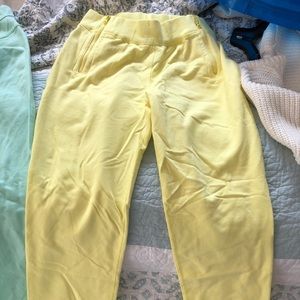 Lululemon crop pants